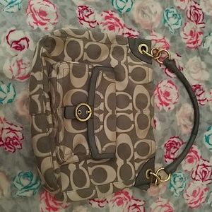 Coach, Penelope Hobo,F18875, EUC